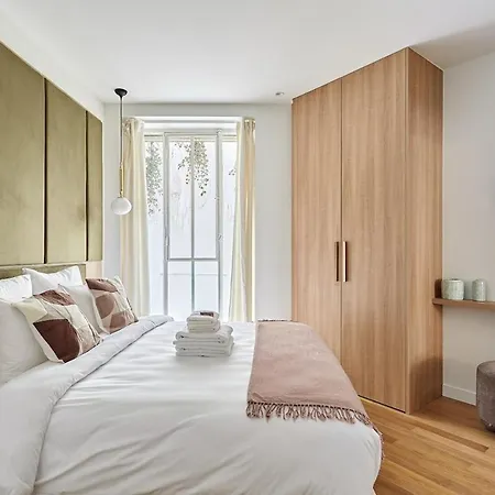 Apartment Exceptional 3 Bedrooms Heart Of By Prestige