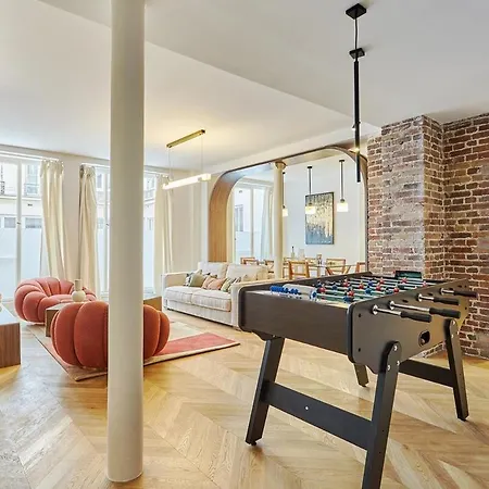Exceptional 3 Bedrooms Heart Of By Prestige Apartment Paris