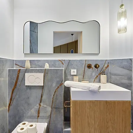 Exceptional 3 Bedrooms Heart Of By Prestige * Paris