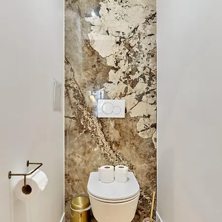 Exceptional 3 Bedrooms Heart Of By Prestige Apartment