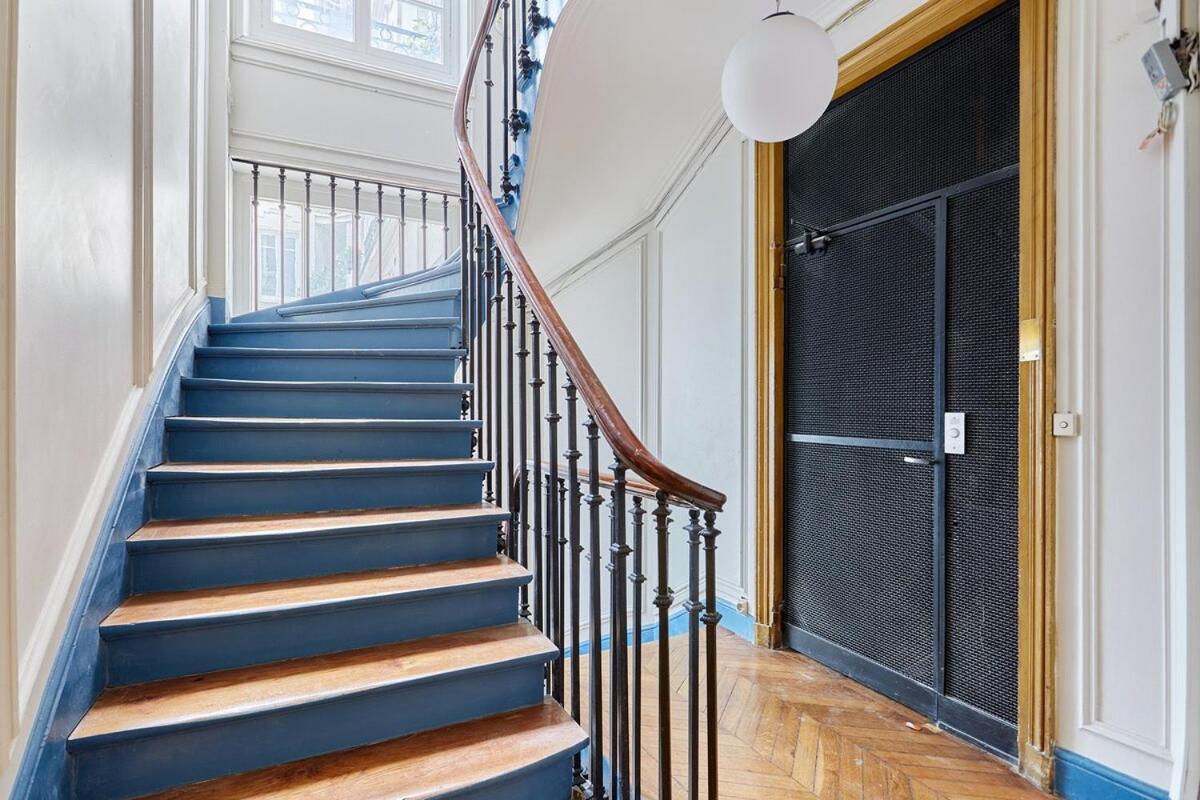 Exceptional 3 Bedrooms Heart Of By Prestige Paris